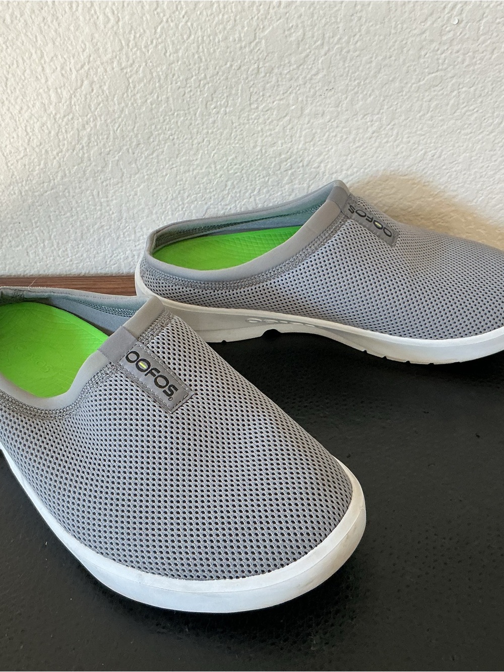 OOfos OOcoozie Men Sport Mule Gray Mesh Recovery Comfort Slip On Size 9